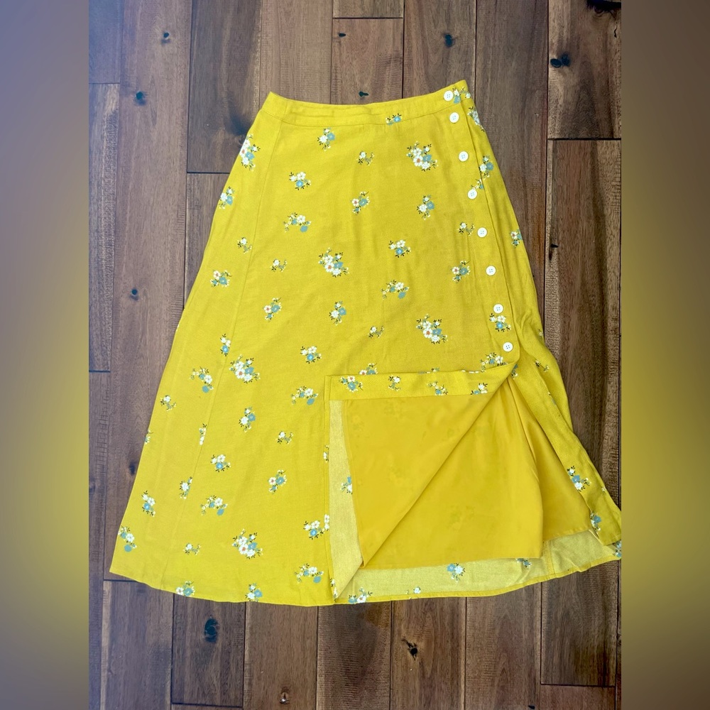 Gap summery floral midi skirt with buttons - Picture 3 of 5